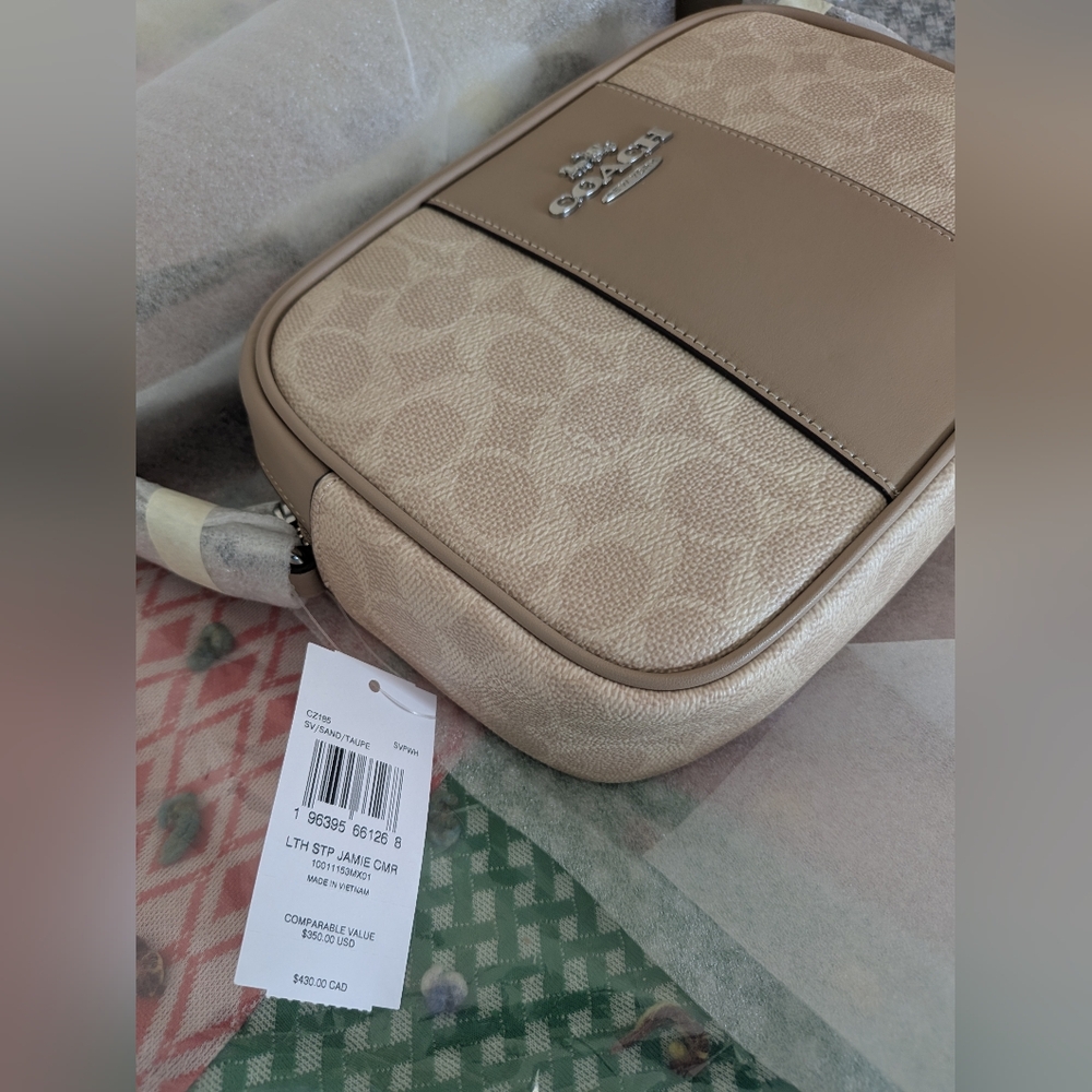 Coach Camera Bag - Picture 5 of 7